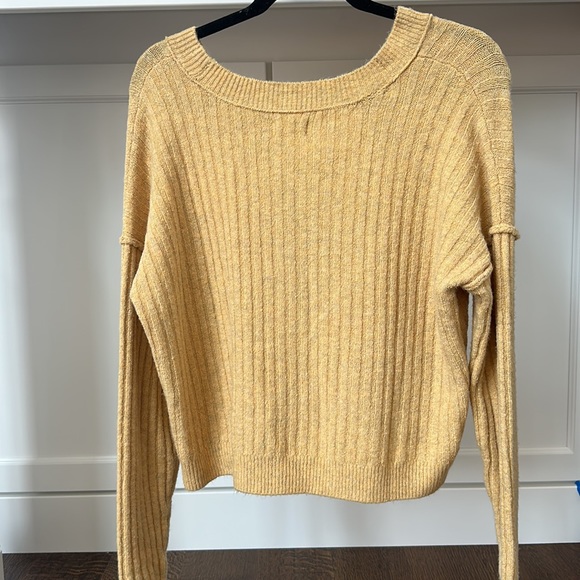 SO - Cropped Cardigan - Picture 2 of 9